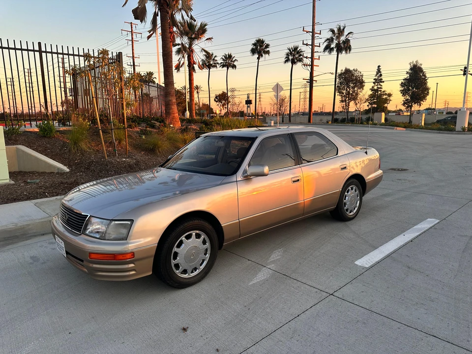 1995 Lexus LS 2nd Gen - Image 10 of 31