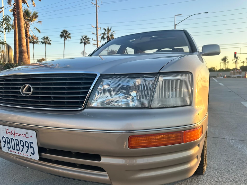 1995 Lexus LS 2nd Gen - Image 28 of 31