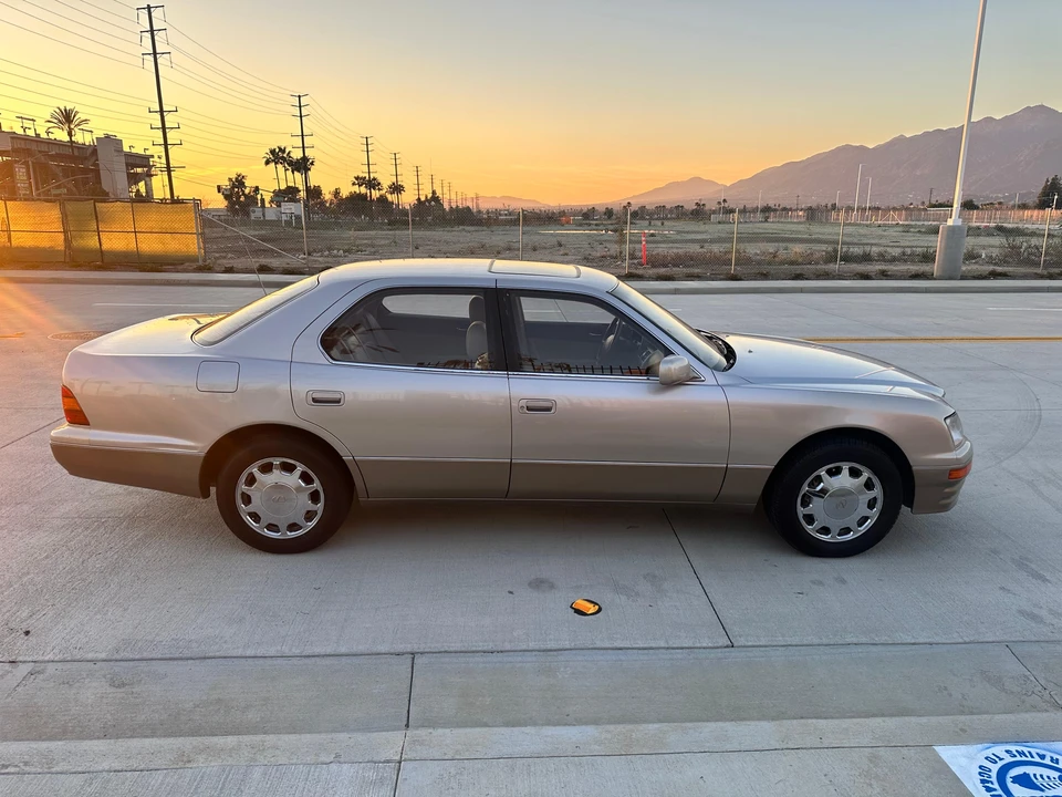 1995 Lexus LS 2nd Gen - Image 20 of 31