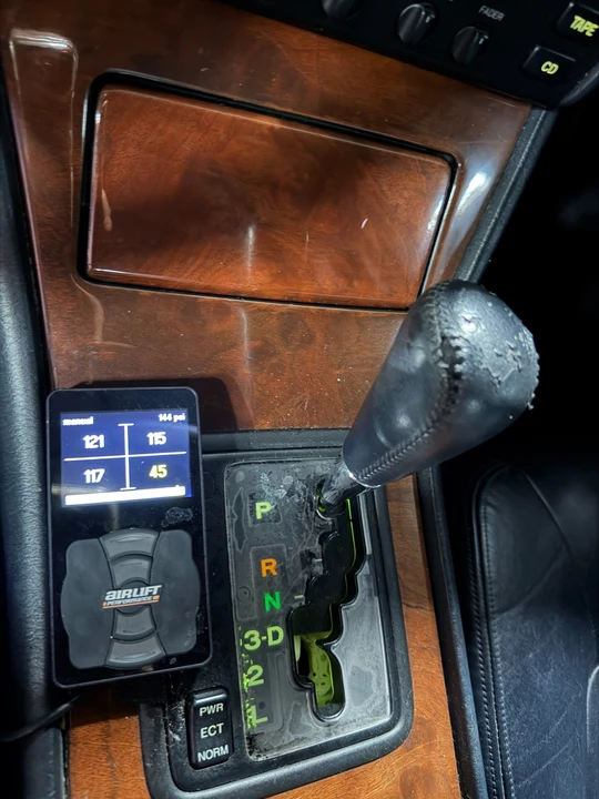 1995 Lexus LS 2nd Gen - Image 15 of 31
