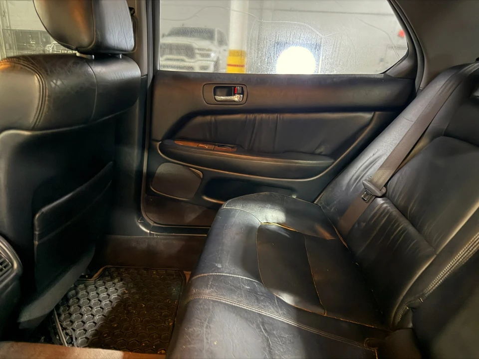 1995 Lexus LS 2nd Gen - Image 20 of 31