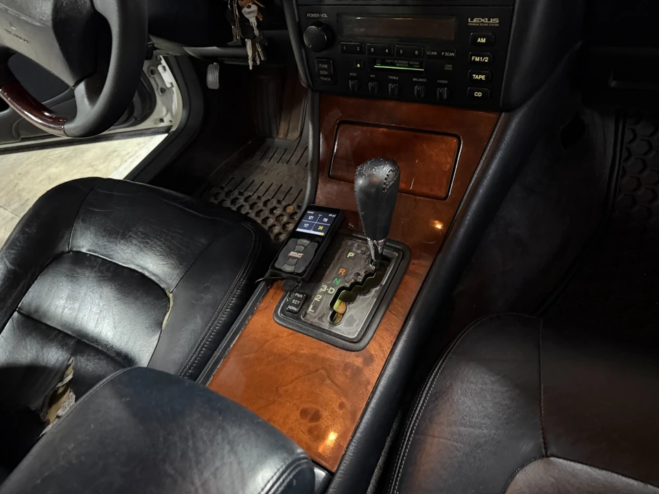 1995 Lexus LS 2nd Gen - Image 26 of 31