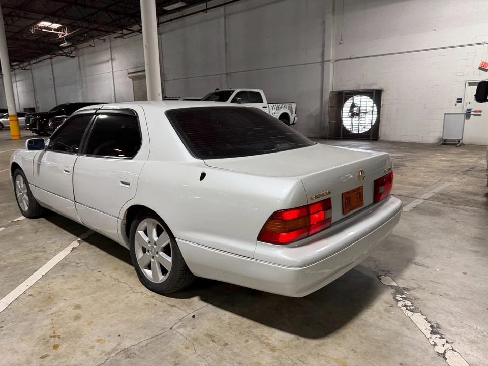 1995 Lexus LS 2nd Gen - Image 8 of 31