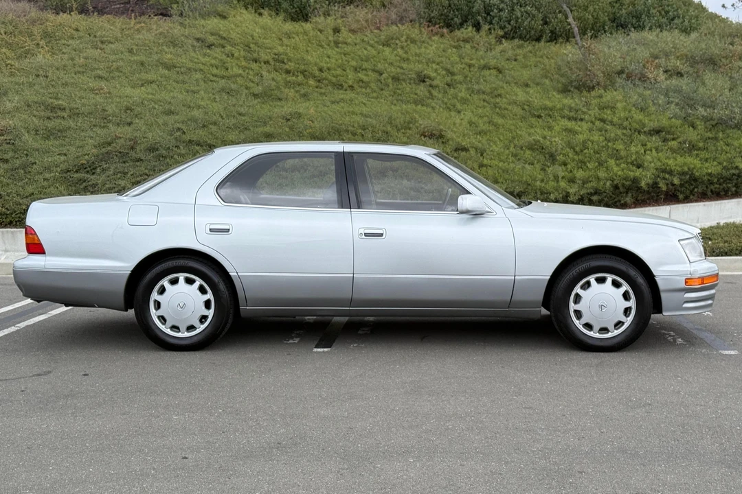 1995 Lexus LS 2nd Gen - Image 3 of 31