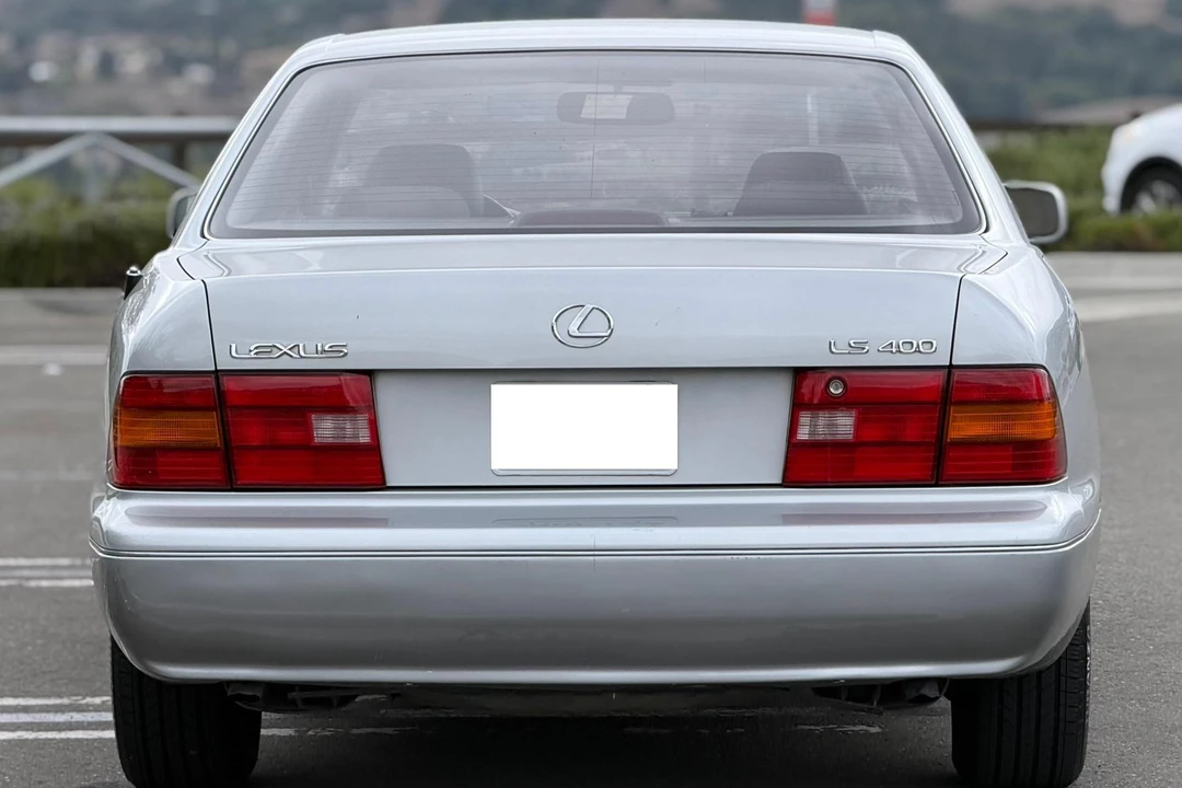 1995 Lexus LS 2nd Gen - Image 5 of 31