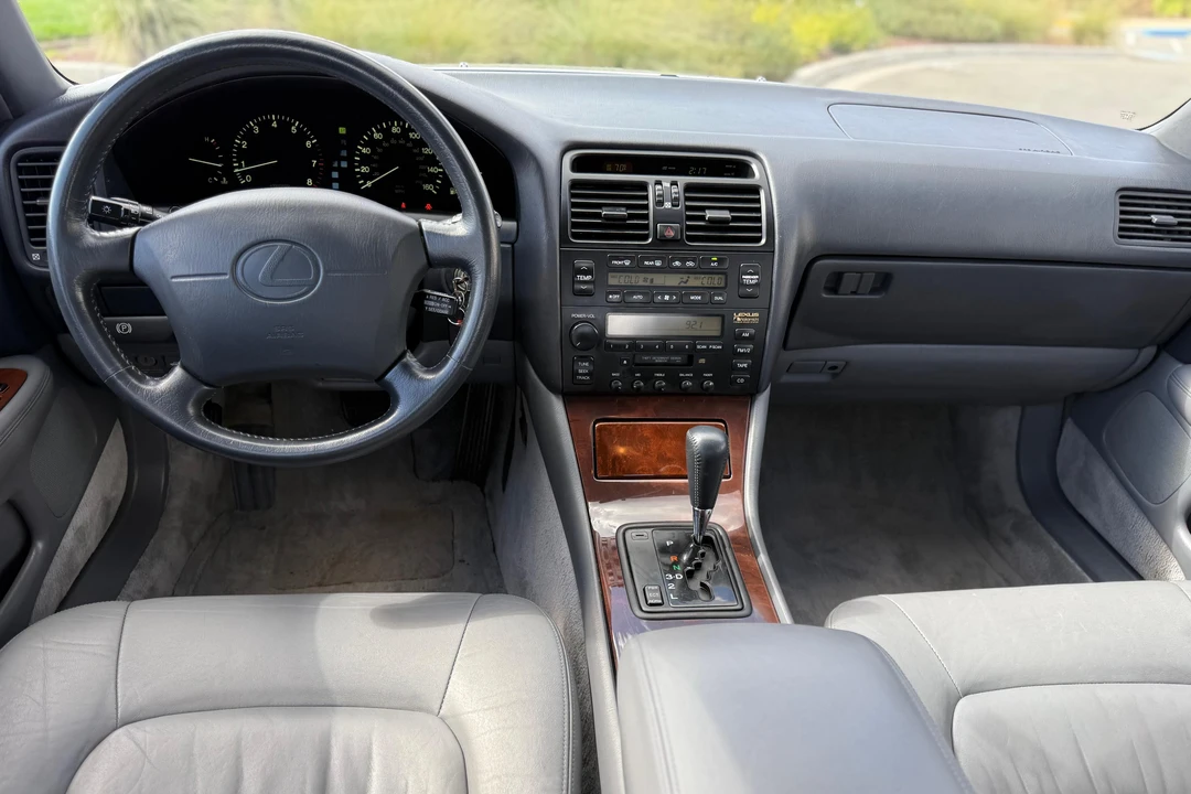 1995 Lexus LS 2nd Gen - Image 19 of 31