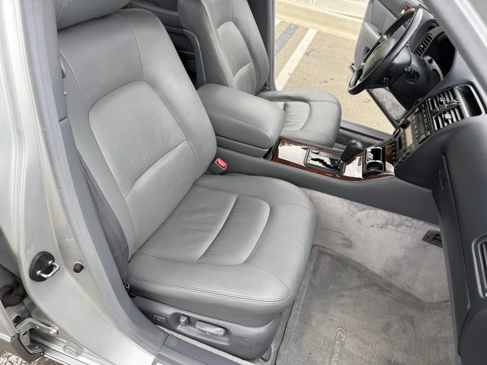 1995 Lexus LS 2nd Gen - Image 24 of 31