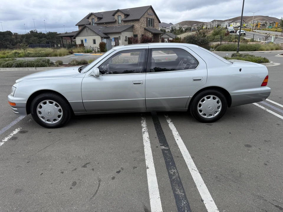 1995 Lexus LS 2nd Gen - Image 6 of 31