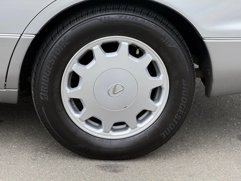 1995 Lexus LS 2nd Gen - Image 16 of 31