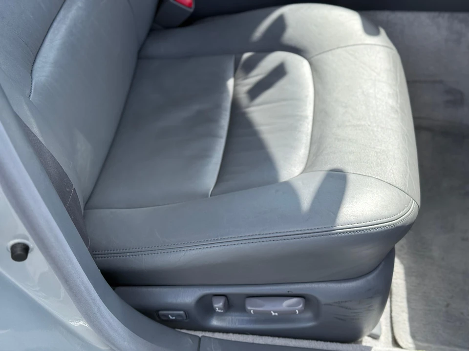 1995 Lexus LS 2nd Gen - Image 25 of 31
