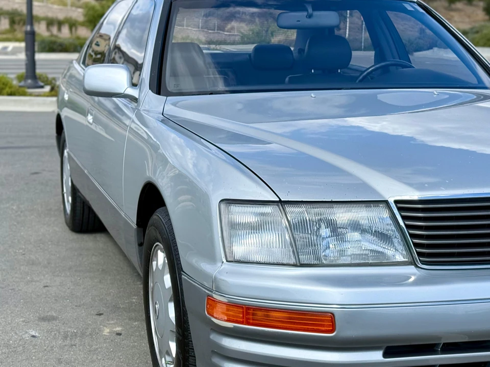 1995 Lexus LS 2nd Gen - Image 9 of 31