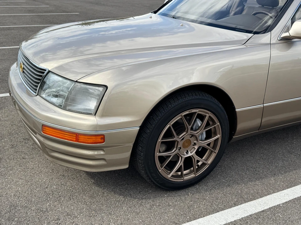 1995 Lexus LS 2nd Gen - Image 21 of 31