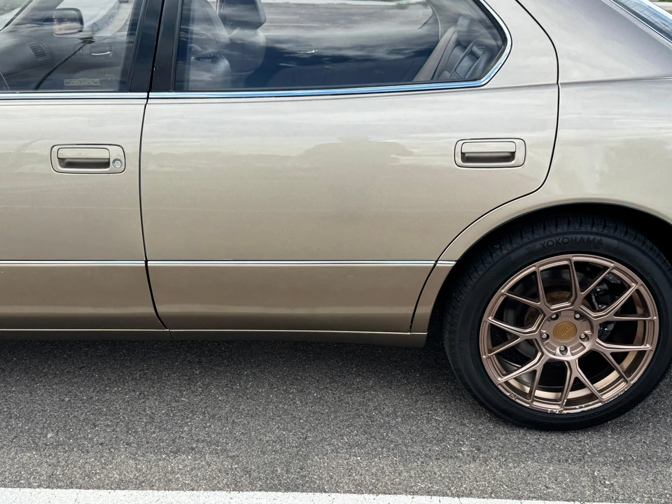 1995 Lexus LS 2nd Gen - Image 23 of 31