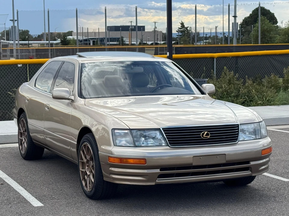 1995 Lexus LS 2nd Gen - Image 19 of 31