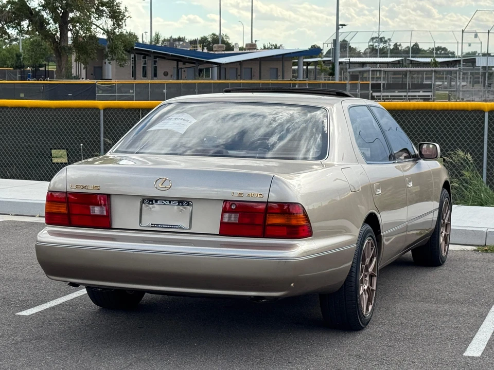 1995 Lexus LS 2nd Gen - Image 15 of 31