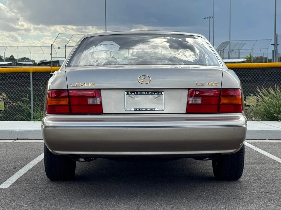 1995 Lexus LS 2nd Gen - Image 13 of 31