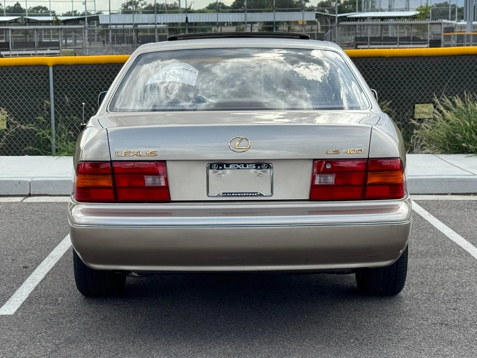 1995 Lexus LS 2nd Gen - Image 14 of 31