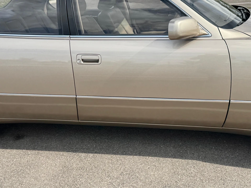 1995 Lexus LS 2nd Gen - Image 27 of 31