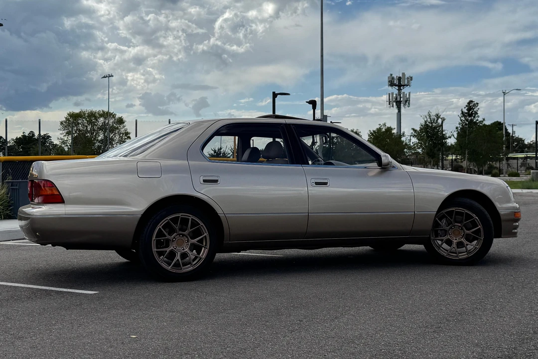 1995 Lexus LS 2nd Gen - Image 3 of 31