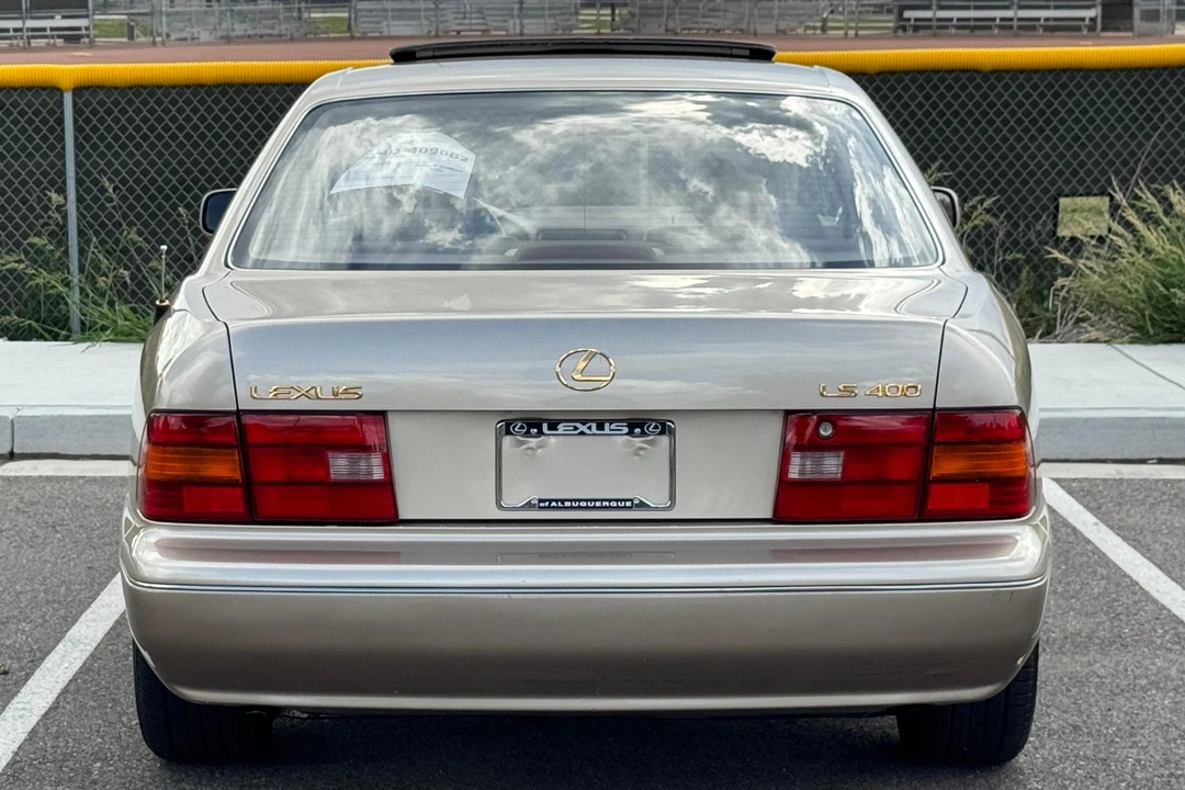 1995 Lexus LS 2nd Gen - Image 5 of 31