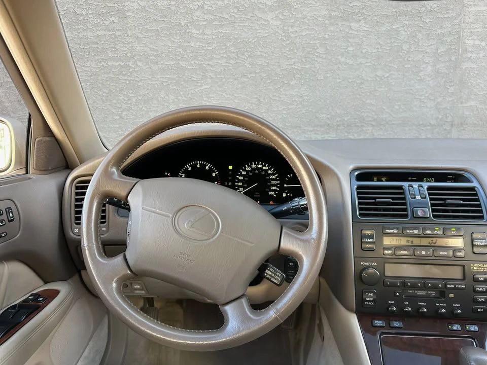 1995 Lexus LS 2nd Gen - Image 12 of 16