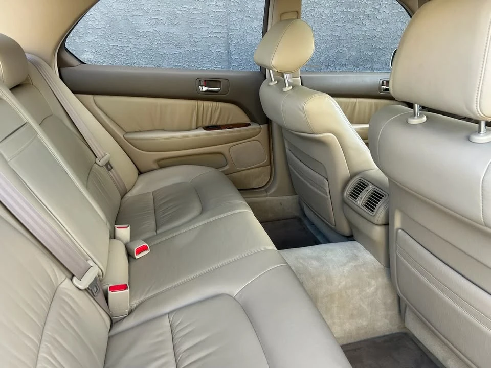 1995 Lexus LS 2nd Gen - Image 14 of 16