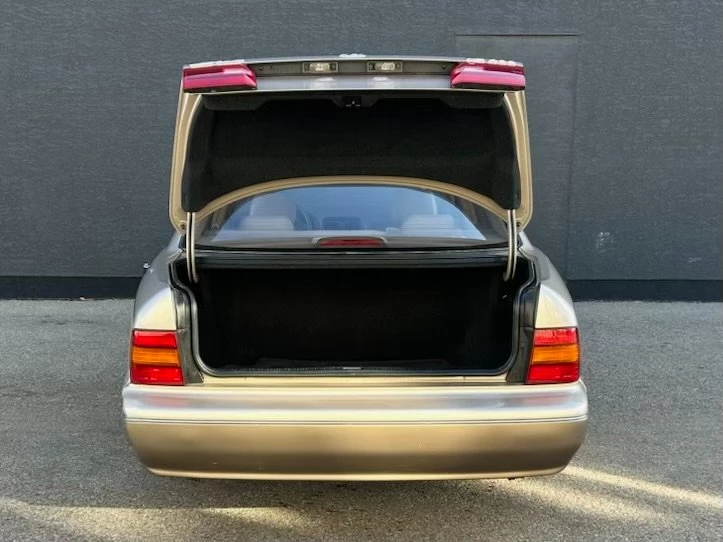 1995 Lexus LS 2nd Gen - Image 7 of 16