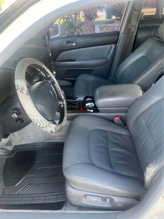 1995 Lexus LS 2nd Gen - Image 5 of 12