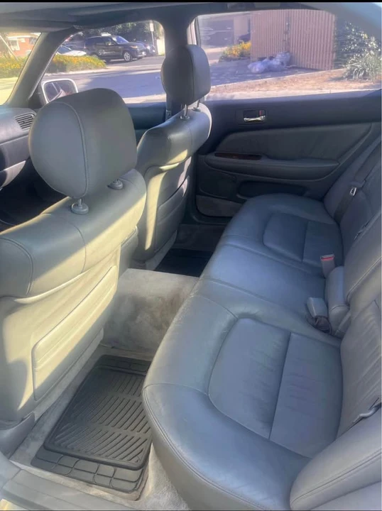 1995 Lexus LS 2nd Gen - Image 7 of 12