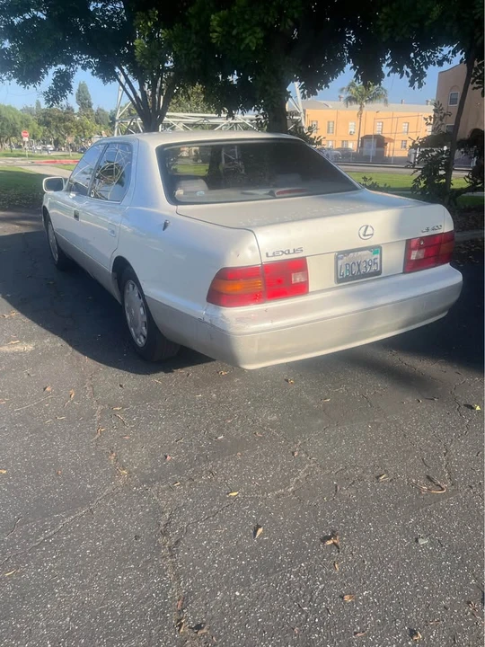 1995 Lexus LS 2nd Gen - Image 2 of 12