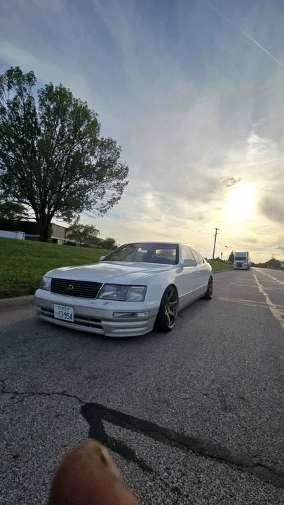 1995 Lexus LS 2nd Gen - Image 4 of 4