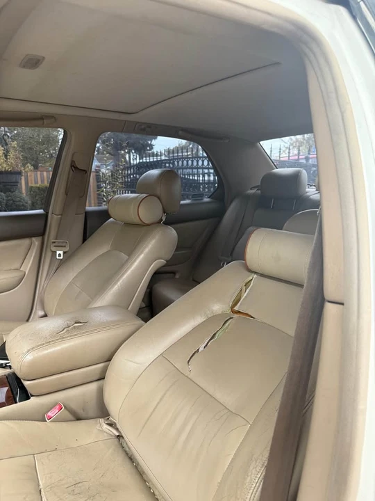 1995 Lexus LS 2nd Gen - Image 12 of 13