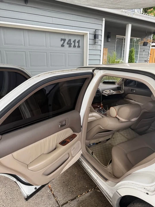 1995 Lexus LS 2nd Gen - Image 10 of 13