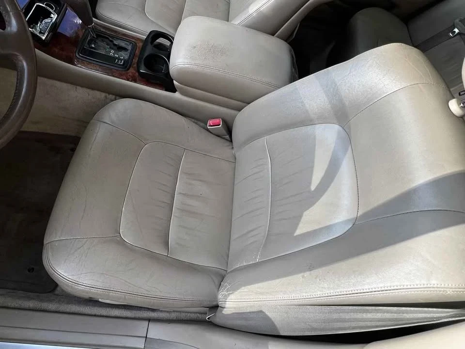 1995 Lexus LS 2nd Gen - Image 8 of 16