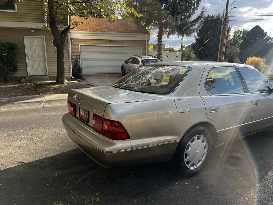 1995 Lexus LS 2nd Gen - Image 3 of 16