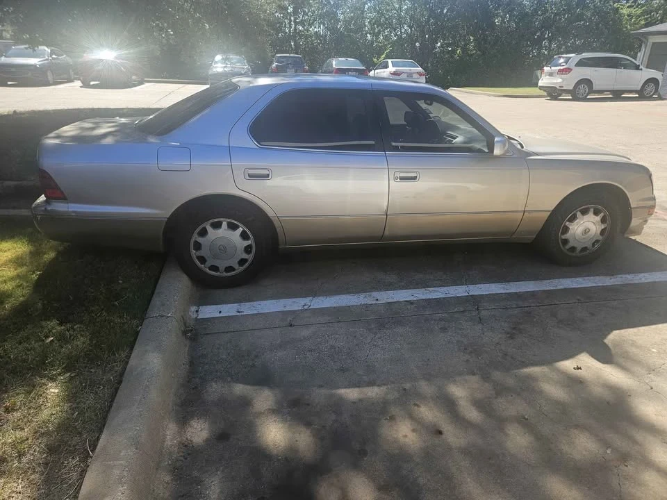 1995 Lexus LS 2nd Gen - Image 7 of 15