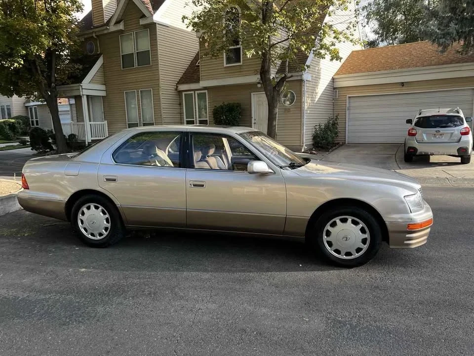1995 Lexus LS 2nd Gen - Image 2 of 16