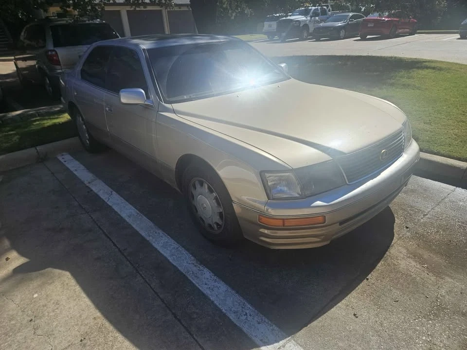 1995 Lexus LS 2nd Gen - Image 8 of 15