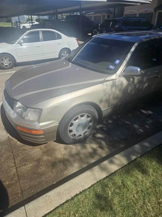 1995 Lexus LS 2nd Gen - Image 2 of 15