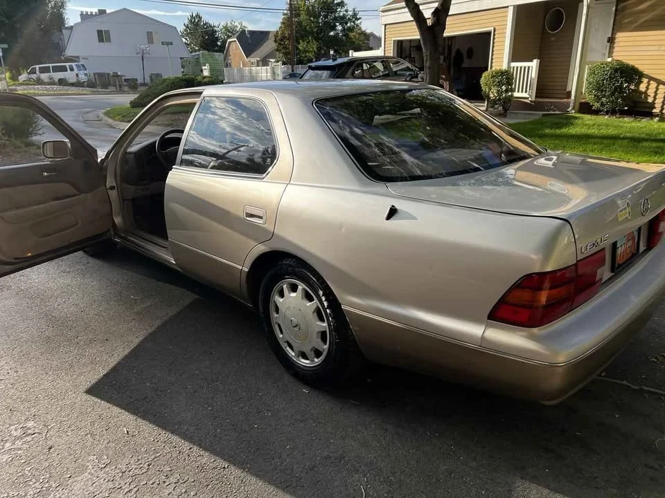 1995 Lexus LS 2nd Gen - Image 6 of 16