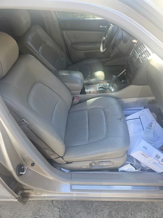 1995 Lexus LS 2nd Gen - Image 9 of 15