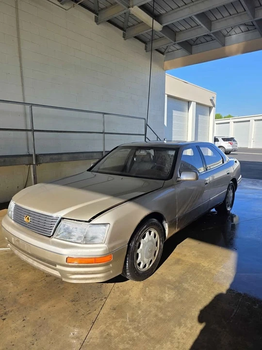 1995 Lexus LS 2nd Gen - Image 3 of 14