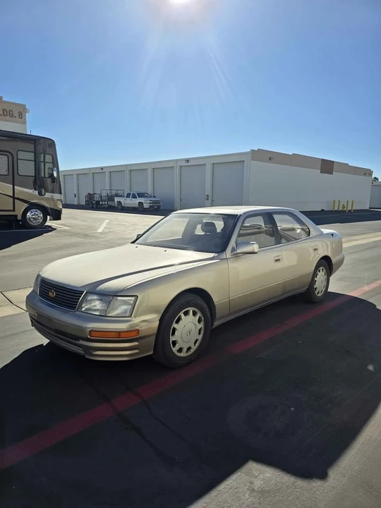 1995 Lexus LS 2nd Gen - Image 8 of 14