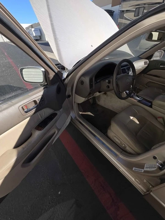 1995 Lexus LS 2nd Gen - Image 9 of 14
