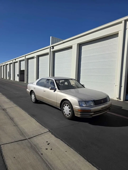 1995 Lexus LS 2nd Gen - Image 5 of 14