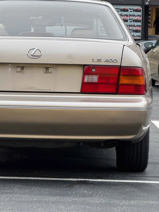 1995 Lexus LS 2nd Gen - Image 9 of 20