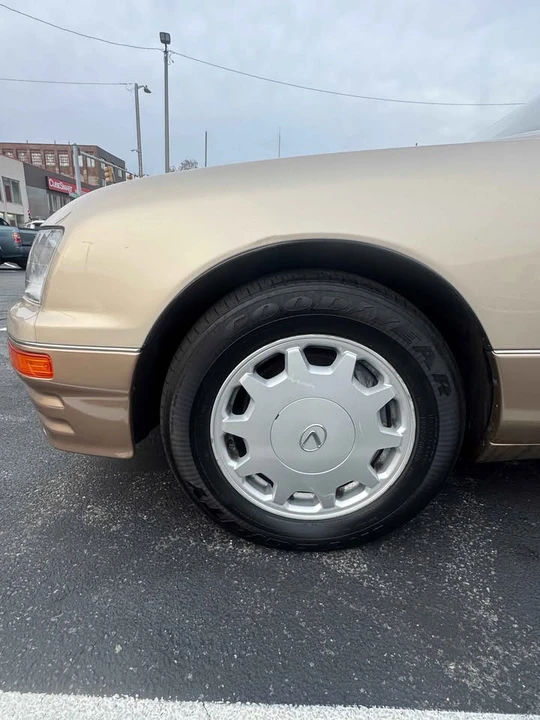 1995 Lexus LS 2nd Gen - Image 10 of 20