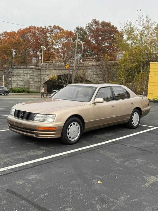 1995 Lexus LS 2nd Gen - Image 2 of 20