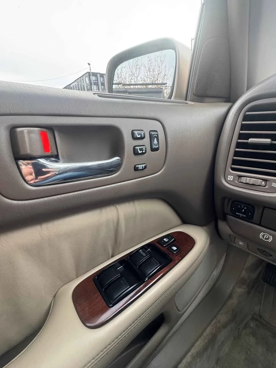 1995 Lexus LS 2nd Gen - Image 16 of 20
