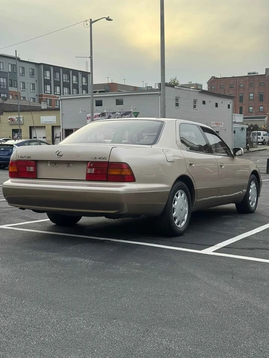 1995 Lexus LS 2nd Gen - Image 4 of 20
